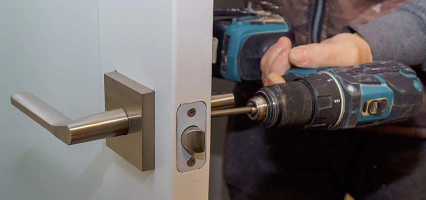 Broken Door Handle Lock Repair in Santa Cruz, California